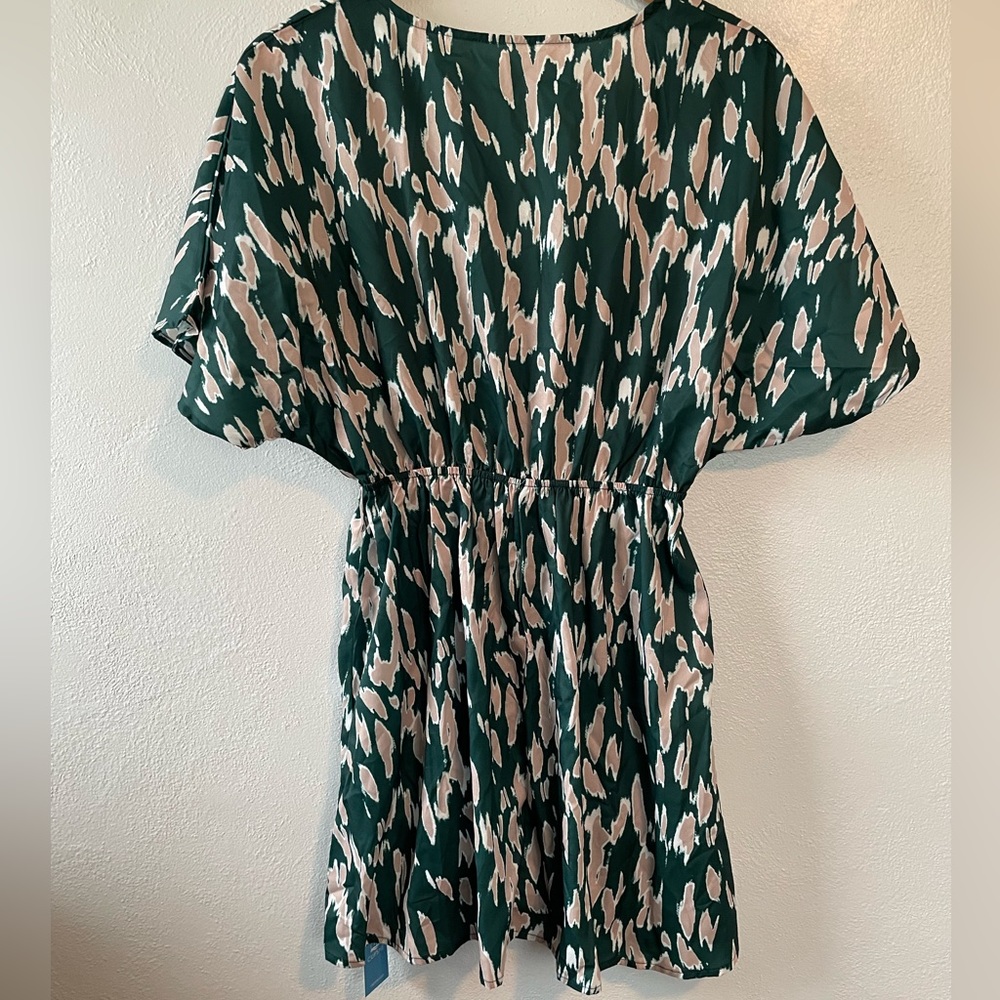 CUPSHE Green Tan Print Surplice V Neck Elastic Waist Cover‎ Up Dress  Size Small - Picture 8 of 8